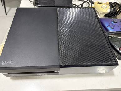 Xbox One in good condition and well cared for.