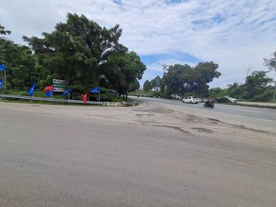 Petrol Station Land / Ban Foo / Ulu Tiram / Near Sungai Tiram