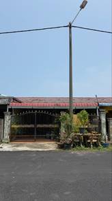 Rumah Untuk Dijual Dan Keseluruhan Di Dalam Rumah