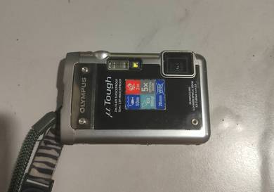 Olympus µ Tough-8010 Silver (Rare Full Working Set
