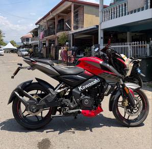 Pulsar NS200 (200 cc )