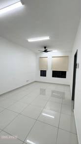 Partially Furnished 1+1rooms Trio Condo Bukit Tinggi Kitchen Cabinet
