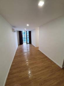 High floor well maintain Lakefront Residence Sanderling Cyberjaya MMU