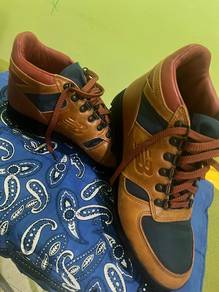 New balance 710 boots