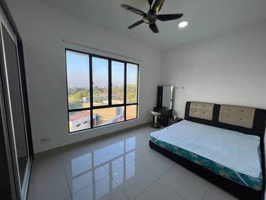 Room For Rent / Master Room / Impian Senibong Residence / with toilet