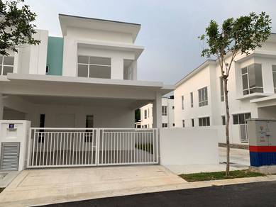 Taman Ara Sendayan brand new 2 Storey EndLot Behind big Land Seremban