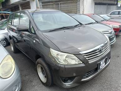 Toyota INNOVA 2.0 E  (A)