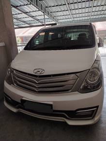 Hyundai GRAND STAREX 2.5 ROYALE DELUXE
