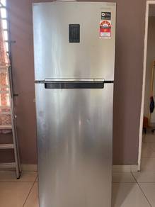Refrigerator (Peti Sejuk)
