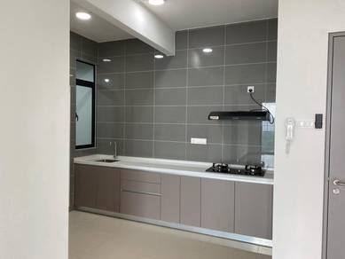 feature ad Corner Unit | 1,080 sqft | 3 Bedrooms | 2 Car Parks | Pool View!