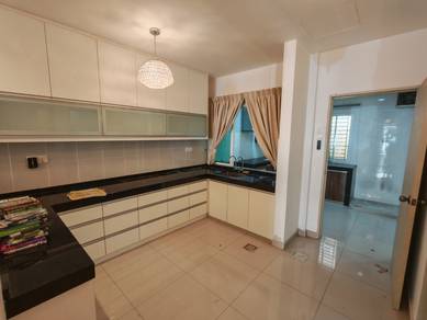 Ground Floor Twonhouse in Kayu Ara Petaling Jaya with Nice Renovation