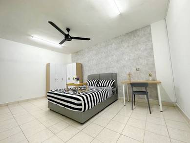 Palm Spring – Variety Room for Rent all Workers Nearby