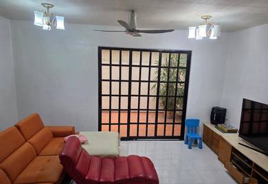 3 Storey House Krystal Court 1728sqft Gated backyard Sungai Nibong