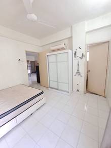 Partly furnished Parkview Tower, Butterworth