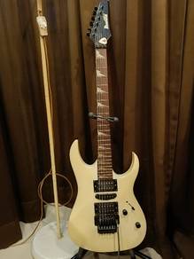 ELEKTRIK GUITAR IBANEZ GIO set WITH AMP/SPEAKER 