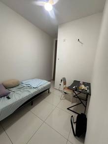 High Floor City View! Rare 1+1 bedroom Unit for Sale @ Space Residency