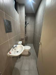 High Floor City View! Rare 1+1 bedroom Unit for Sale @ Space Residency