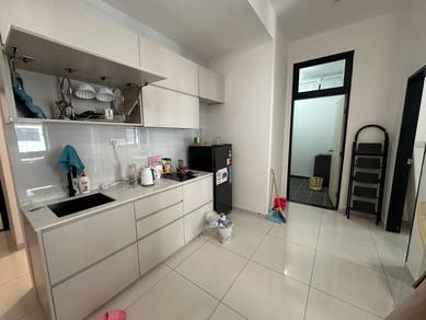 High Floor City View! Rare 1+1 bedroom Unit for Sale @ Space Residency