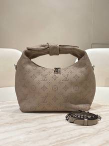 Louis Vuitton Bella Tote Shoulder Bag In Mahina