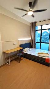 common room/ double bed/ fully/ permas jaya/ 10 mins to ciq