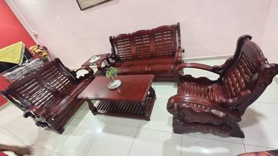 Preloved Classic Wooden Sofa Set + Coffee Table | 