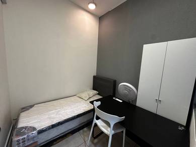 Fully Furnished Room, 10min walk to KTM, Free WiFi & Cleaning @ Petalz Residences
