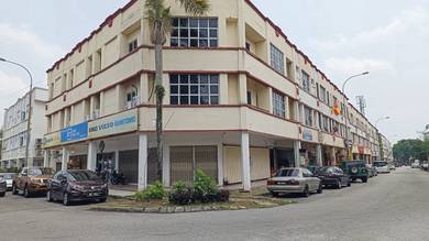 Ground Floor Corner Shoplot Perniagaan Desa Ria Balakong for rent