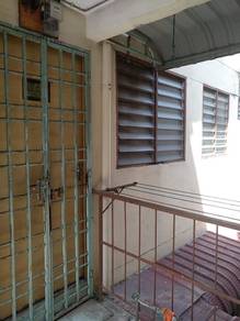 RARE UNIT!!! Rumah Pangsa Seri Pauh