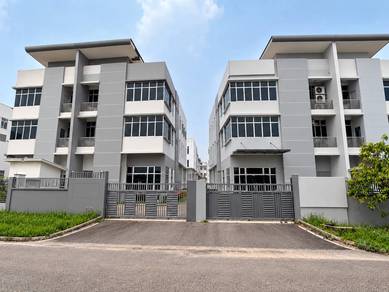 Iparc tanjung pelepas 3 stry semi d 2 join unit for sale