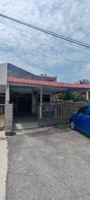 Telok Emas, Terres untuk disewa sekolah  syarifah rodziah