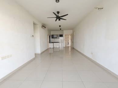 Nusa Heights Apartment/ Horizon Mall/ Eco Galleria/ near Tuas