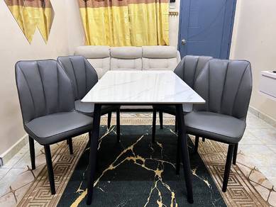 Meja Makan Moden – Nak Jual Sebab Pindah Rumah
