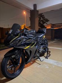 Yamaha r25 v1