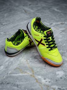 Kasut Futsal Munich