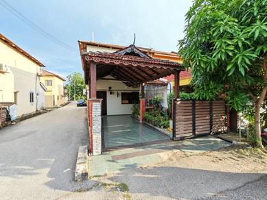 FACING SURAU, Renovated 2 Storey Taman Teluk Gedung Indah, Port Klang