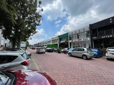 1&half Storey shop opposite Sunway University pjs 11 bandar sunway pj