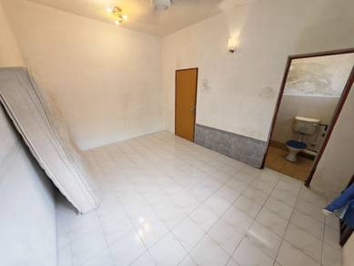Taman Mas, Falim, 2.5 storey house for rent