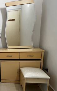Dressing table