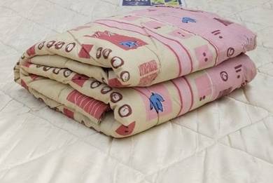 C101 Selimut Toto 183x202cm Queen Comforter Quilt