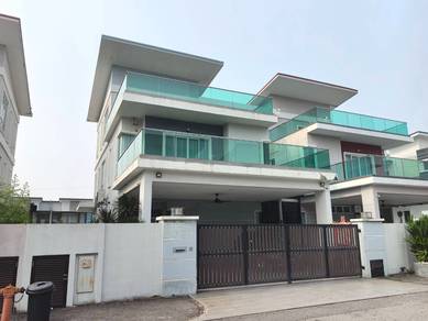 Freehold Pasir Puteh Medan Saujana Renovated 2.5 Storey Semi-D