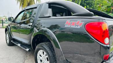 2014 Mitsubishi TRITON 2.5Auto VGT GS Sunroof,4x4