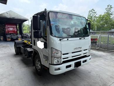 Isuzu NPR81 Arm Roll ,Roll on Roll Off Lorry