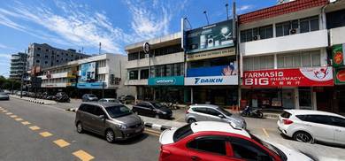 End Lot Ground Floor For Rent Facing Main Road Genting Klang