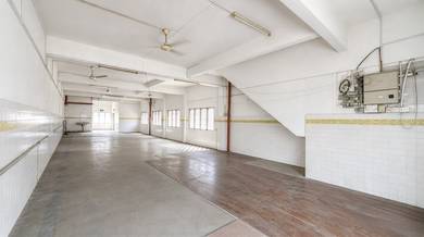 End Lot Ground Floor For Rent Facing Main Road Genting Klang