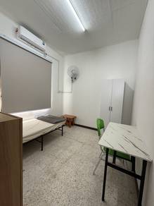 Room for Rent @ Gelugor Penang Fully Furnish Ready to Move In Low Depo