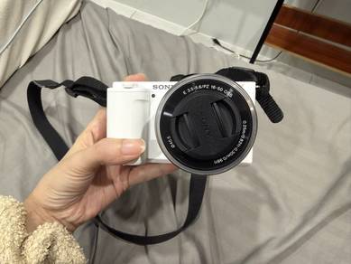 Sony ZV-E10 Mirrorless Camera for Sale