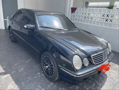Mercedes Benz E-CLASS 2.4 240 CLASSIC (CBU)