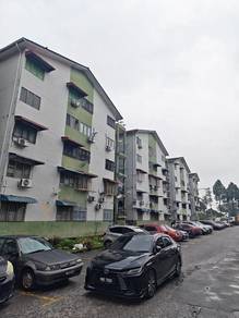 Serdang Tembikai Court,Freehold 614sf,2R1B,Newly reno,Nice location