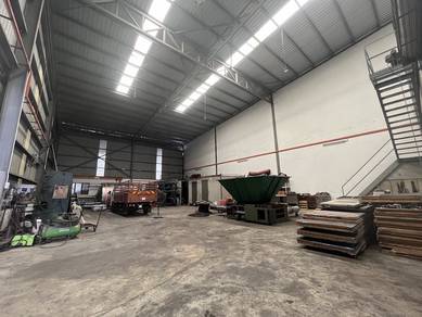 1.5 Storey Semi D Factory Telok Panglima Garang For Sale
