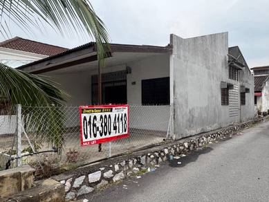 Hill Top Serdang New Village House Behind SMK Seri Kembangan